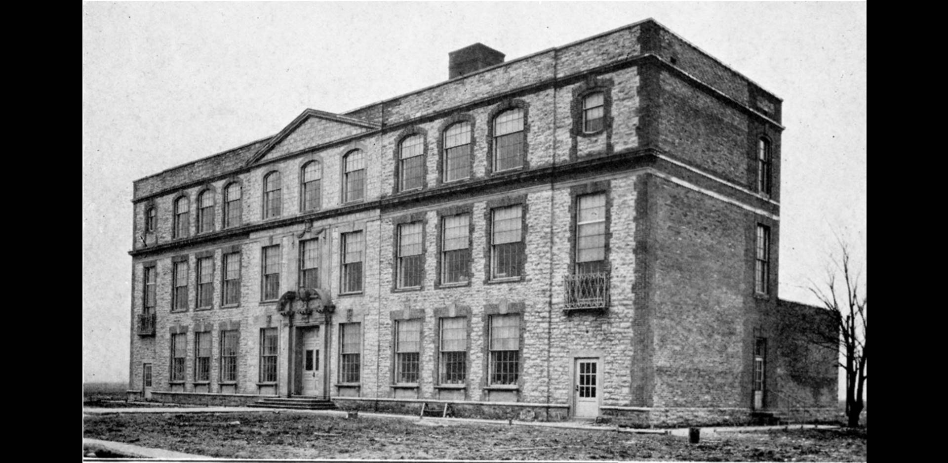 A black and white image of Jones Middle School in 1924